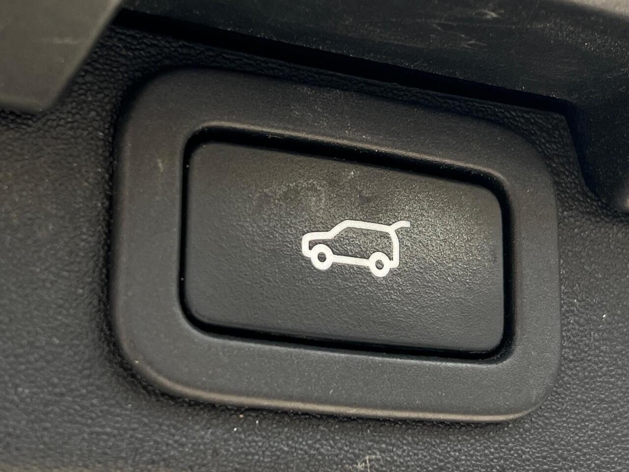 Used 2020 Land Rover Discovery for sale in Sheffield