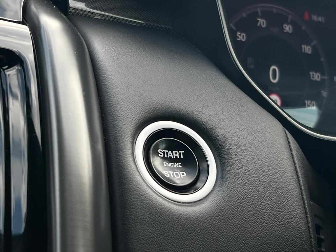 Used 2020 Land Rover Discovery for sale in Sheffield