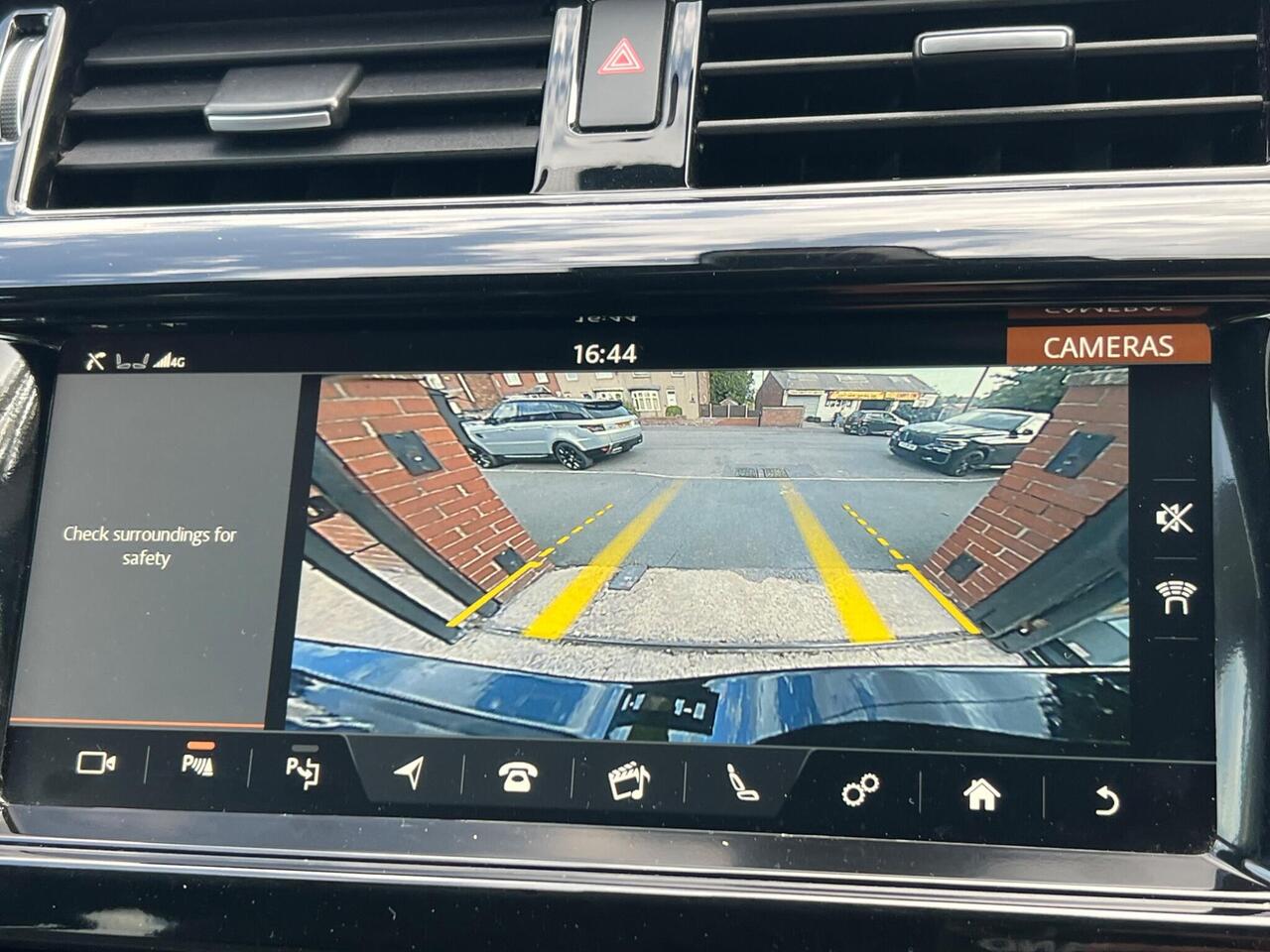 Used 2020 Land Rover Discovery for sale in Sheffield