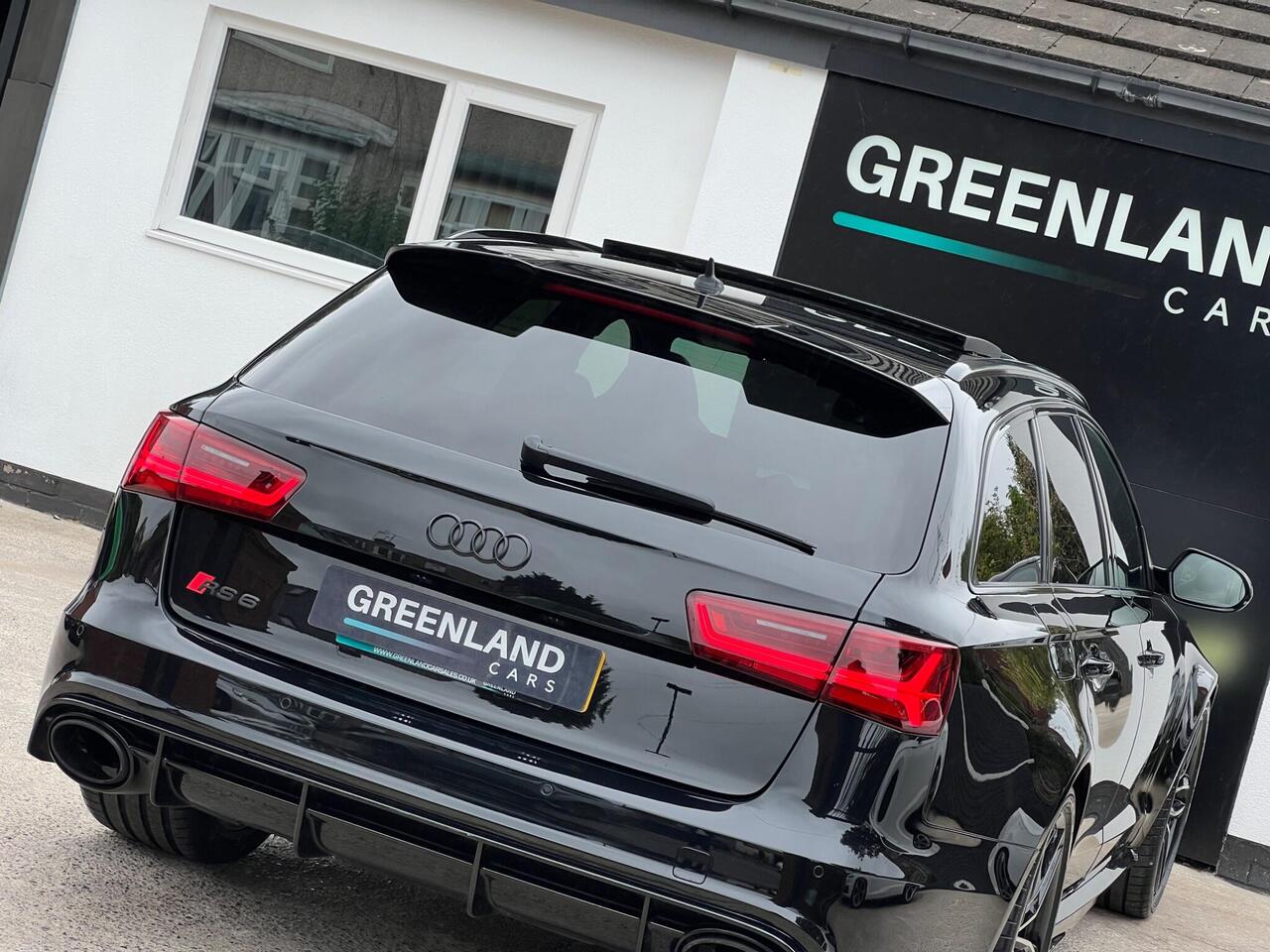 Used 2016 Audi RS6 Avant for sale in Sheffield