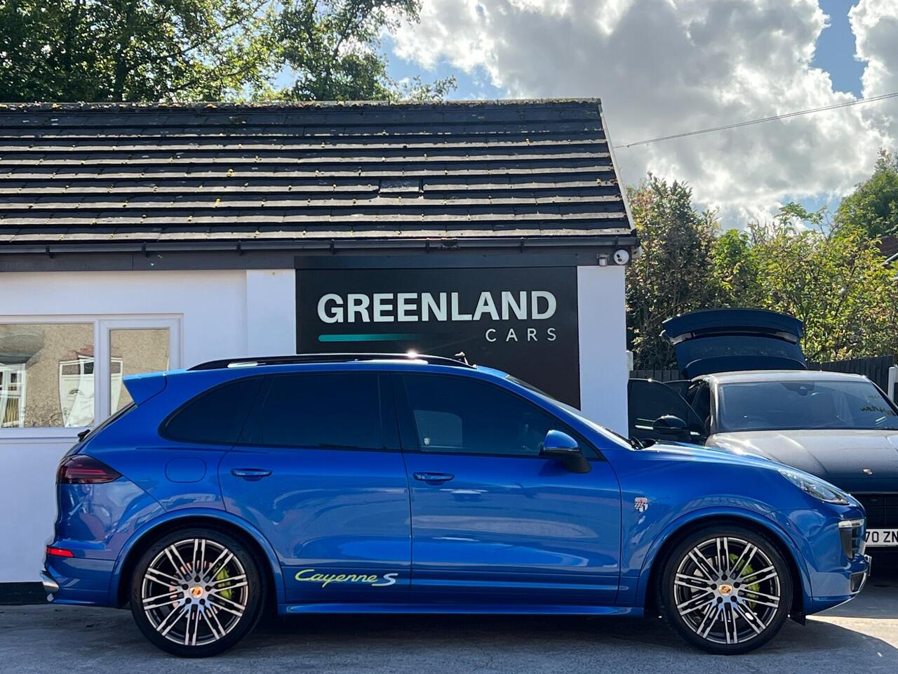 Used 2017 Porsche Cayenne for sale in Sheffield