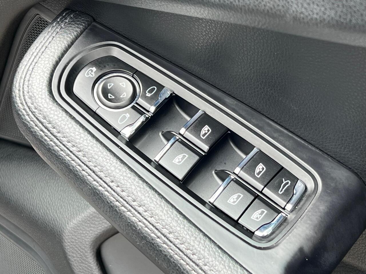 Used 2015 Porsche Macan for sale in Sheffield