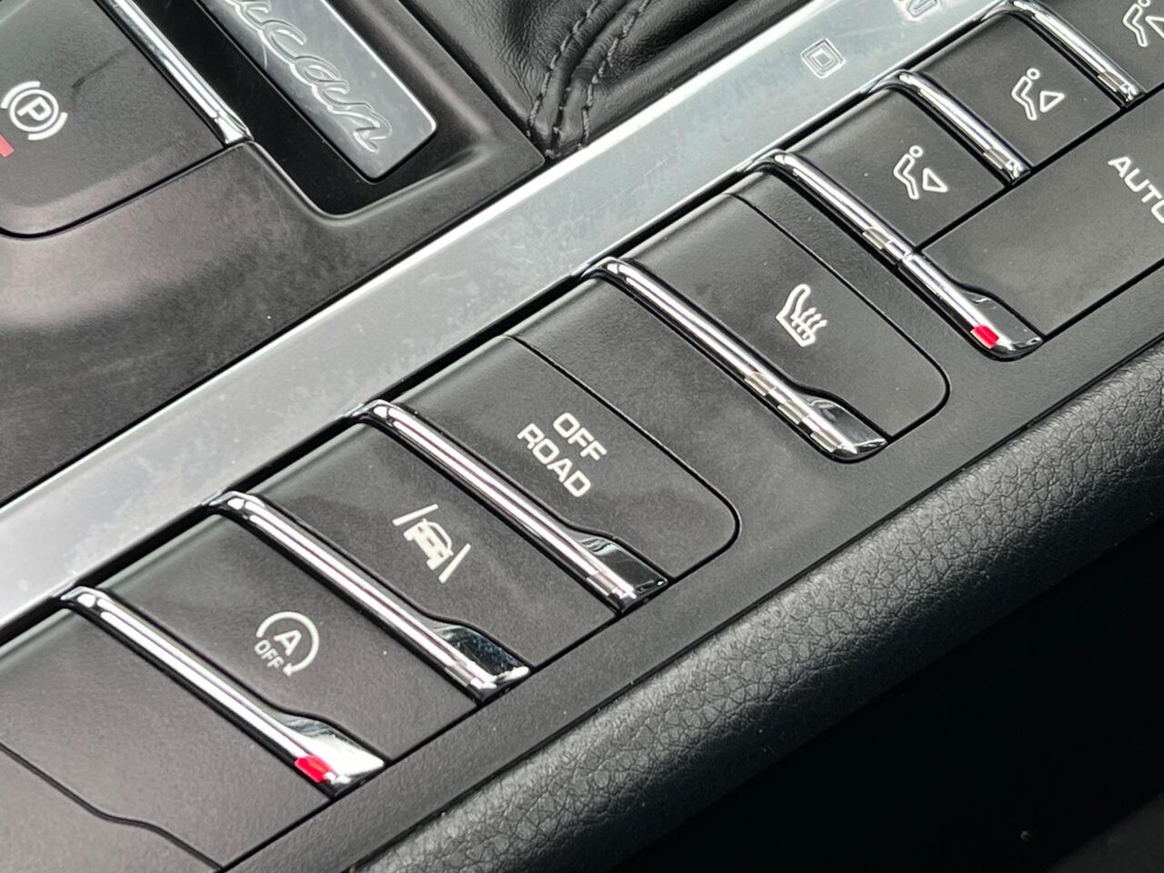 Used 2015 Porsche Macan for sale in Sheffield