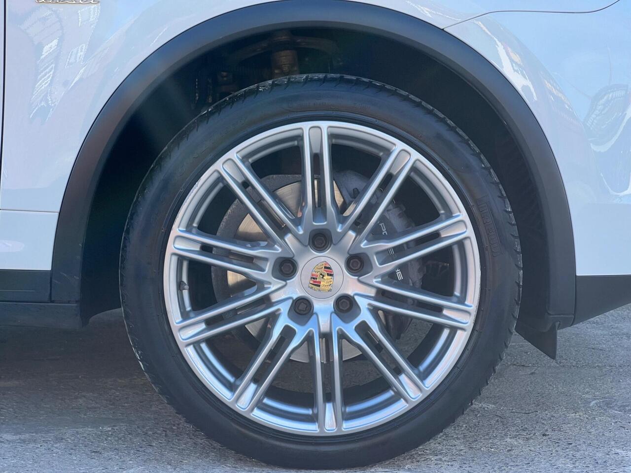 Used 2016 Porsche Cayenne for sale in Sheffield