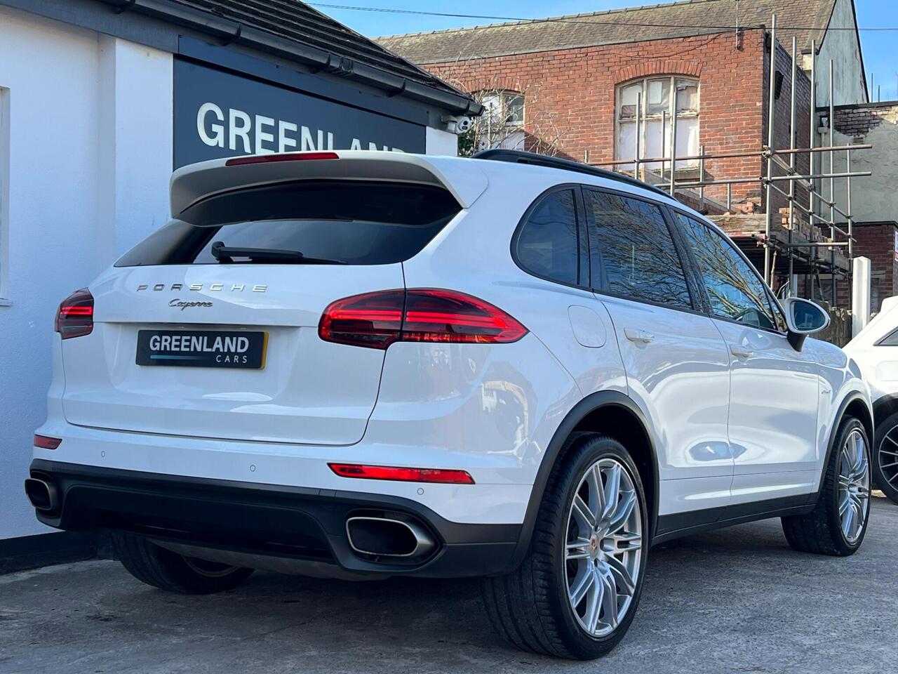 Used 2016 Porsche Cayenne for sale in Sheffield