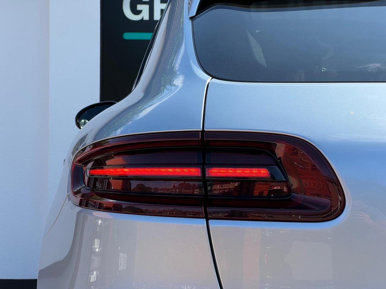 Used 2015 Porsche Macan for sale in Sheffield