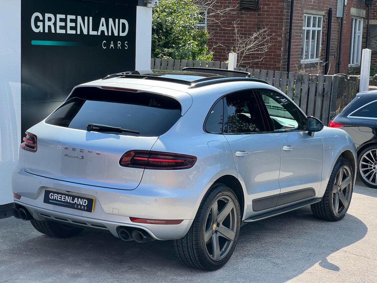 Used 2015 Porsche Macan for sale in Sheffield