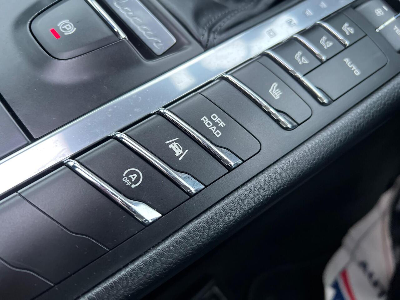 Used 2015 Porsche Macan for sale in Sheffield