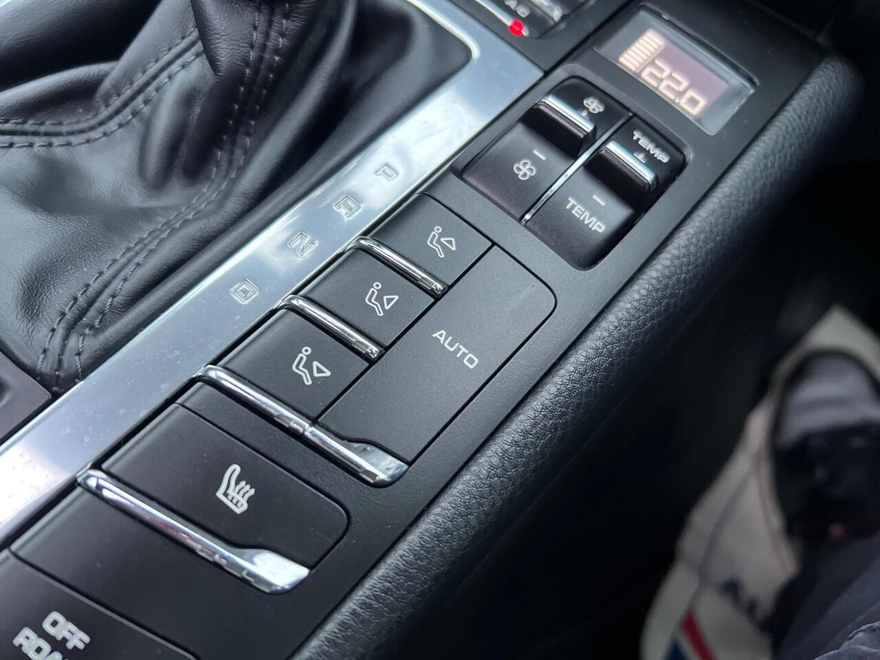 Used 2015 Porsche Macan for sale in Sheffield