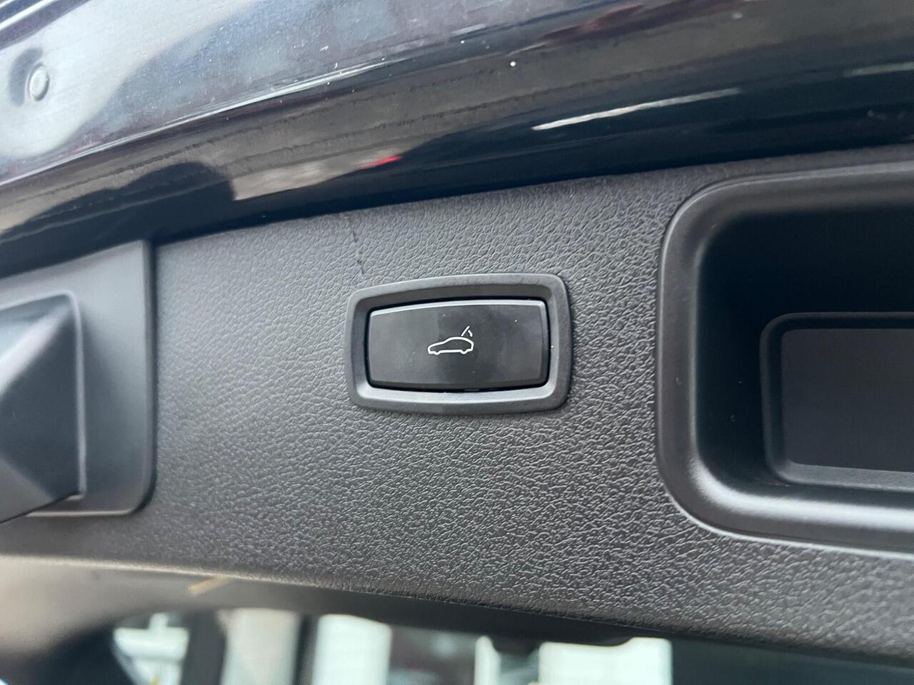 Used 2015 Porsche Macan for sale in Sheffield