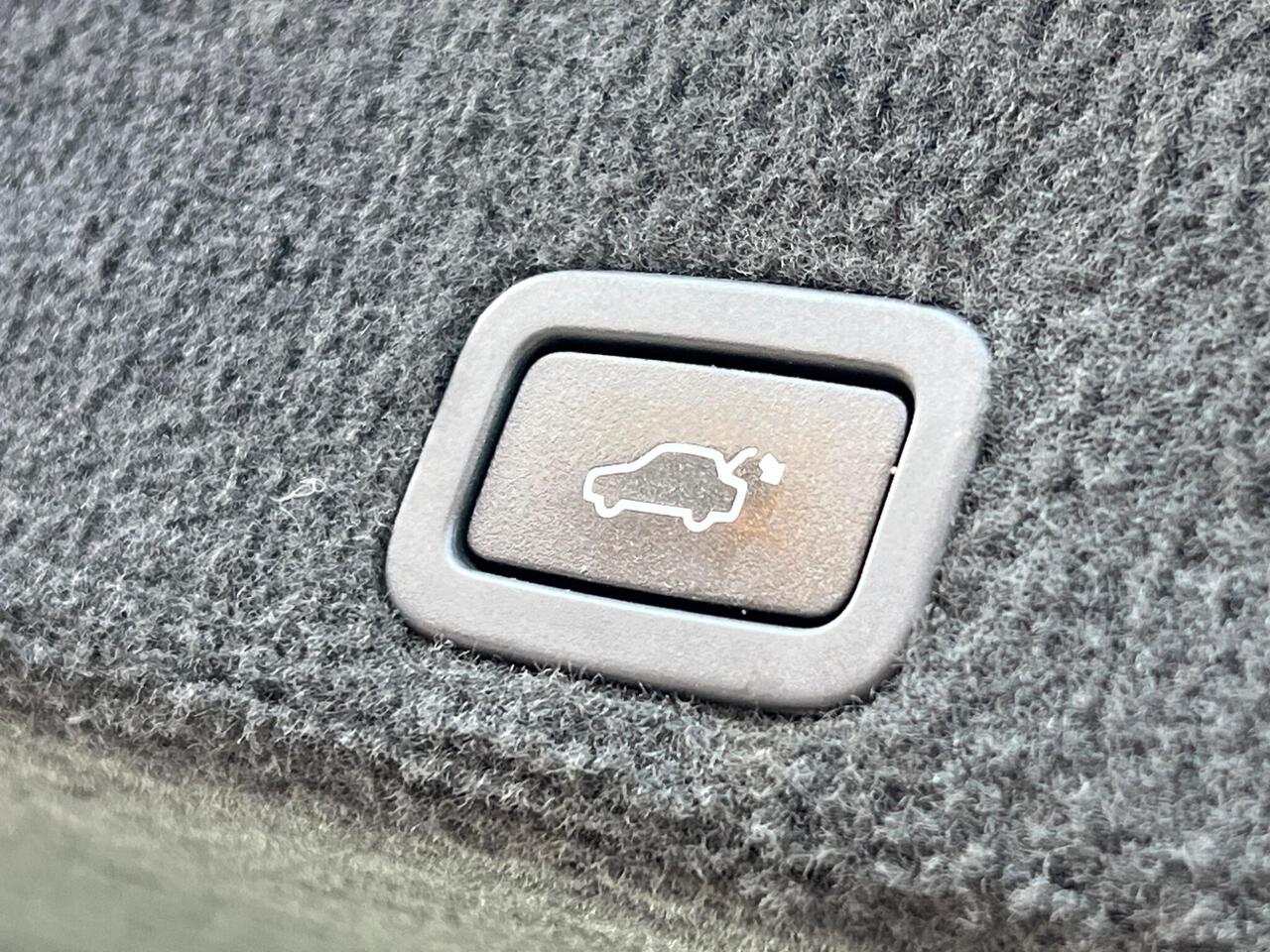 Used 2013 Volvo XC60 for sale in Sheffield