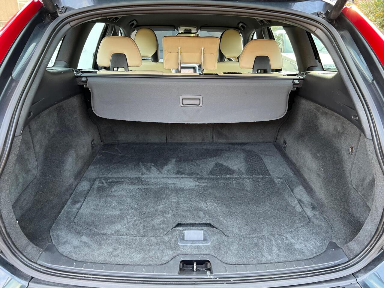 Used 2013 Volvo XC60 for sale in Sheffield