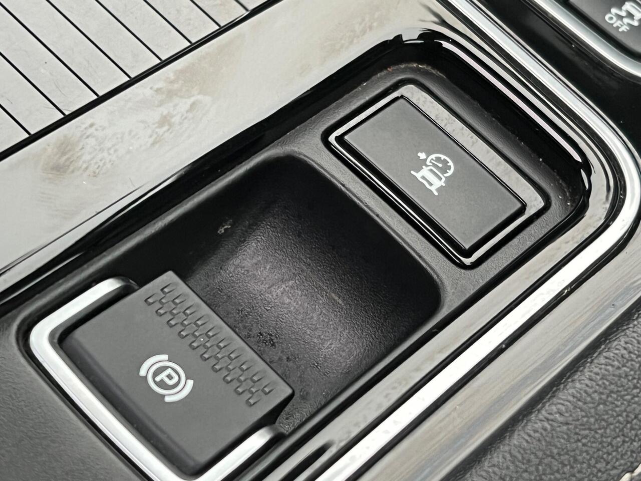 Used 2017 Jaguar F-PACE for sale in Sheffield