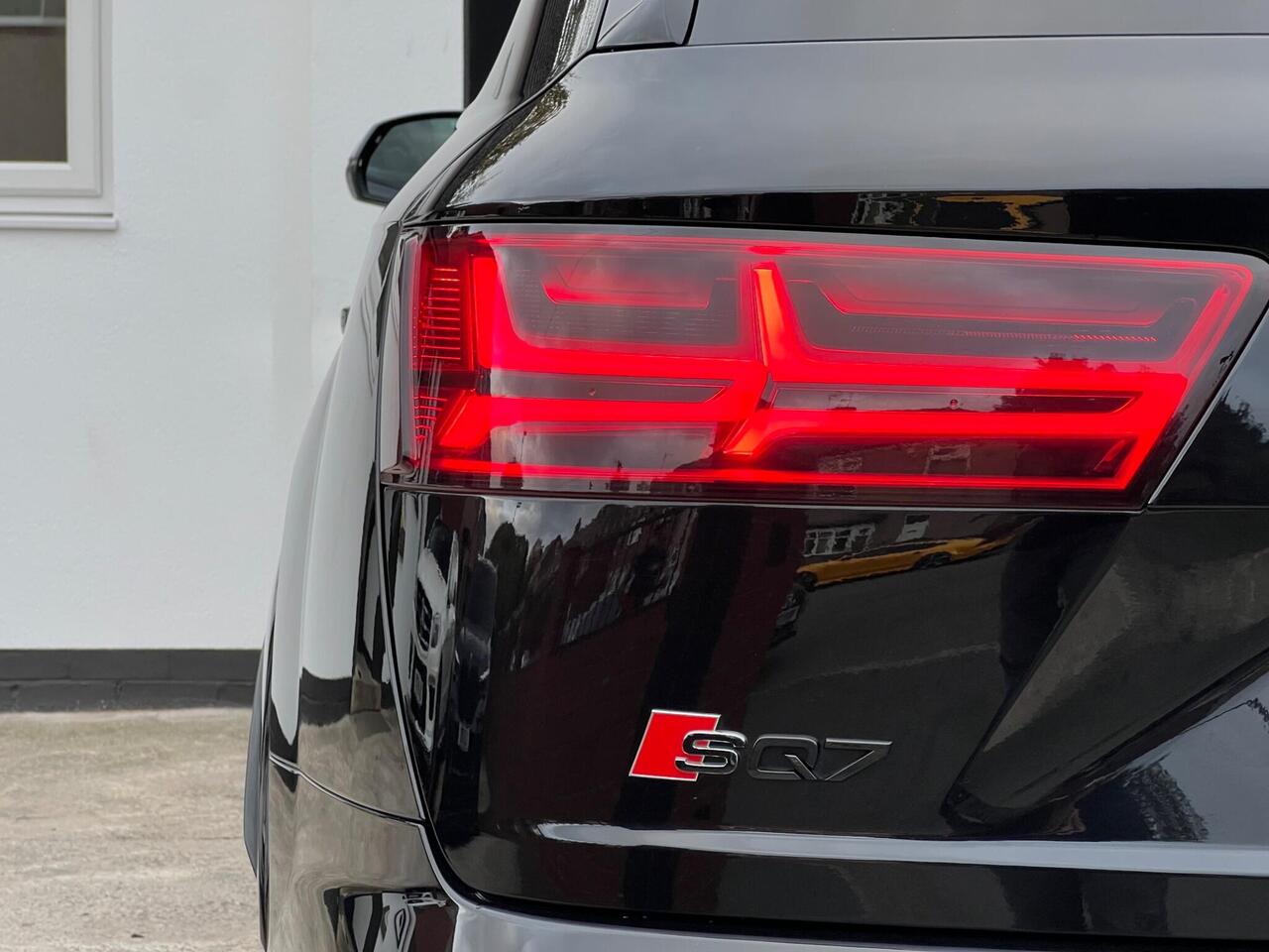Used 2017 Audi SQ7 for sale in Sheffield