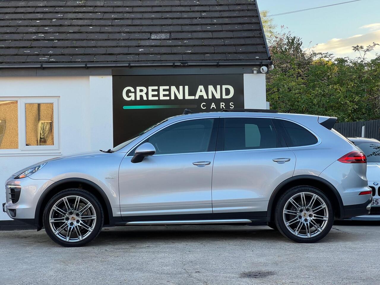 Used 2015 Porsche Cayenne for sale in Sheffield