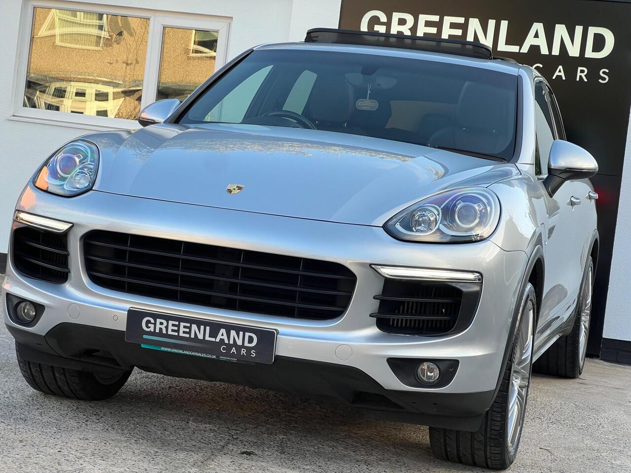 Used 2015 Porsche Cayenne for sale in Sheffield