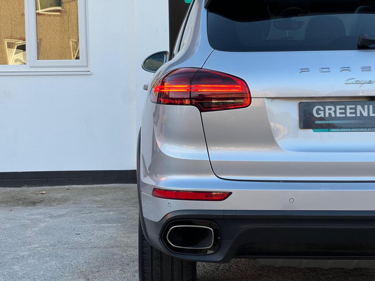 Used 2015 Porsche Cayenne for sale in Sheffield