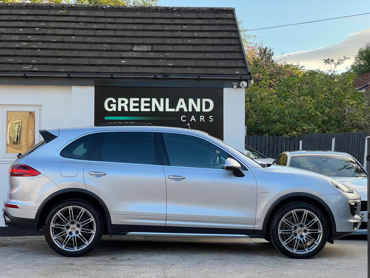 Used 2015 Porsche Cayenne for sale in Sheffield
