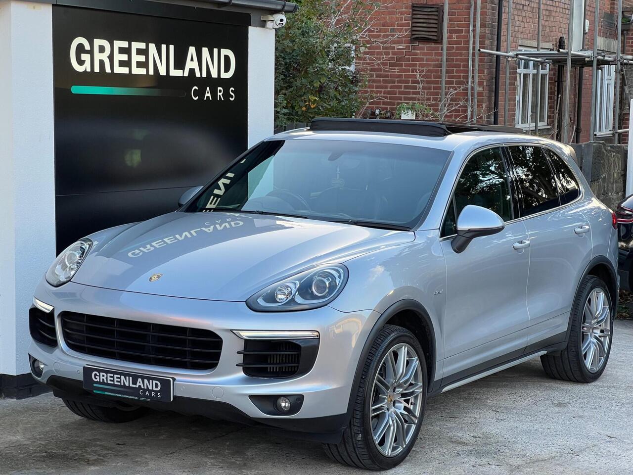 Used 2015 Porsche Cayenne for sale in Sheffield