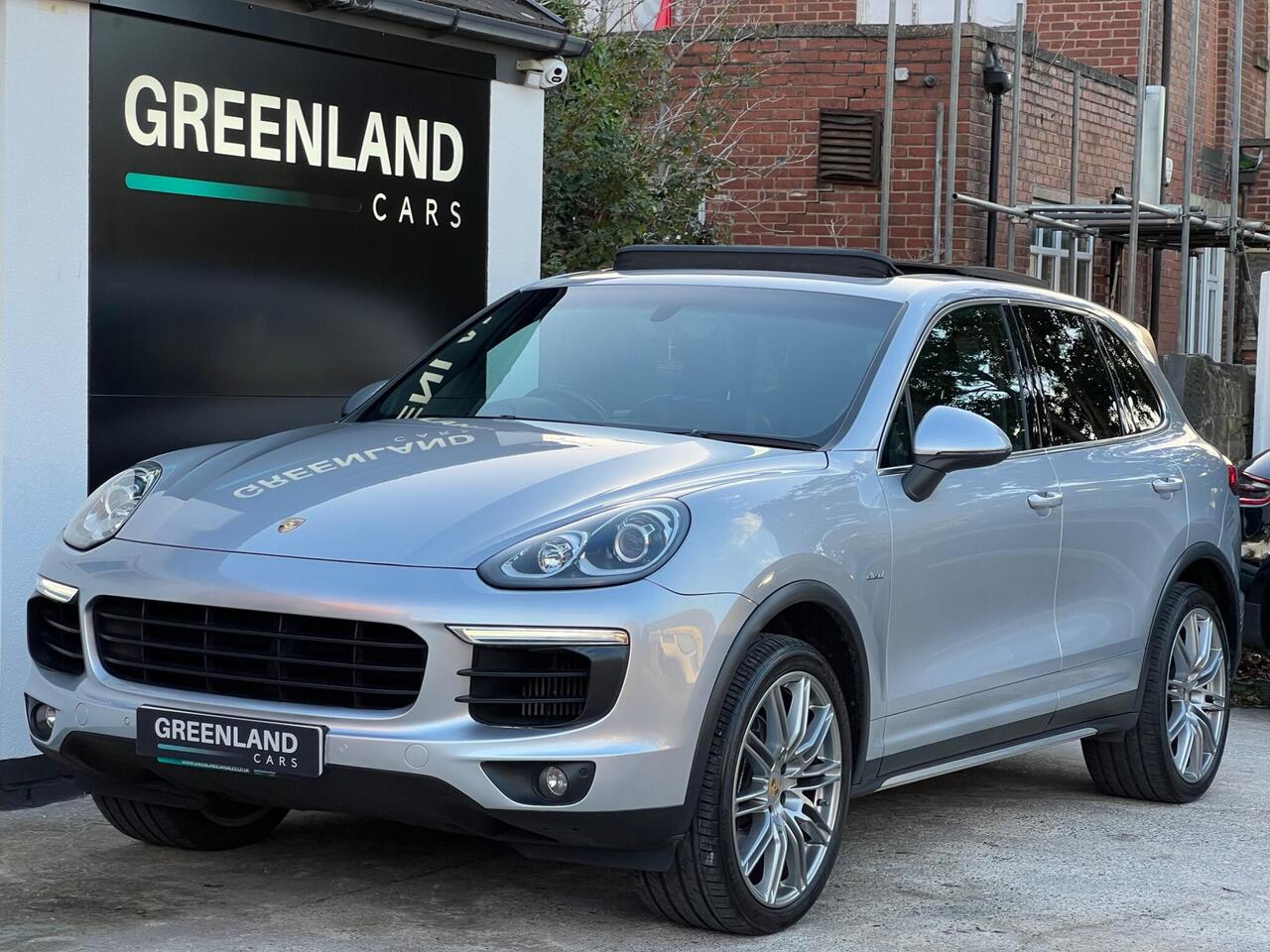 Used 2015 Porsche Cayenne for sale in Sheffield