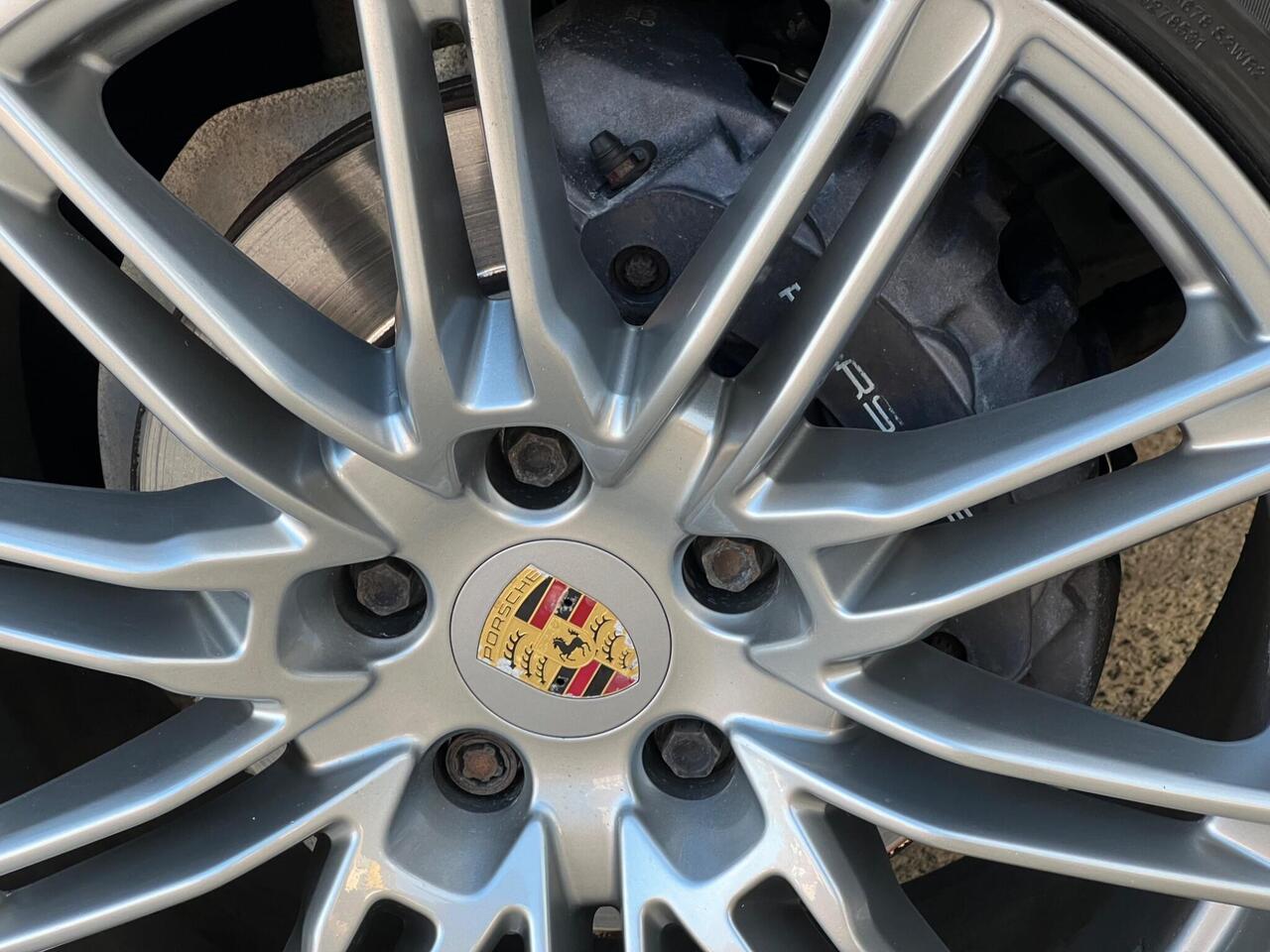 Used 2015 Porsche Cayenne for sale in Sheffield
