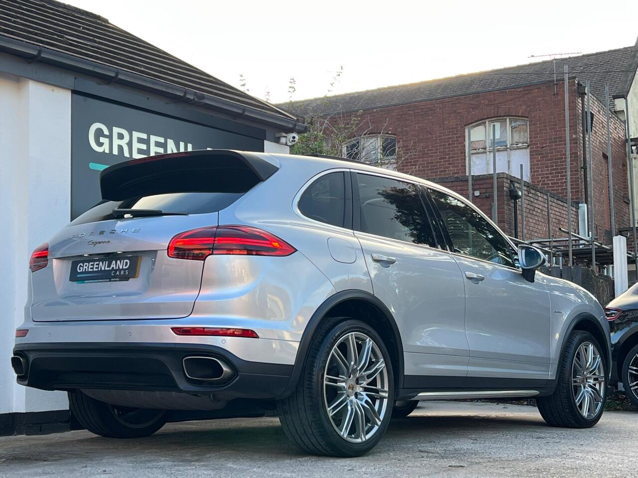 Used 2015 Porsche Cayenne for sale in Sheffield