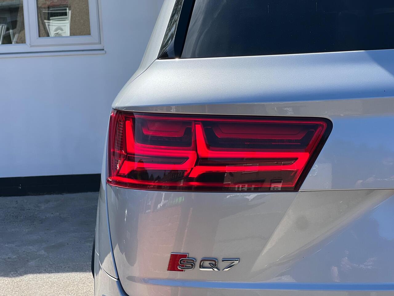 Used 2018 Audi SQ7 for sale in Sheffield